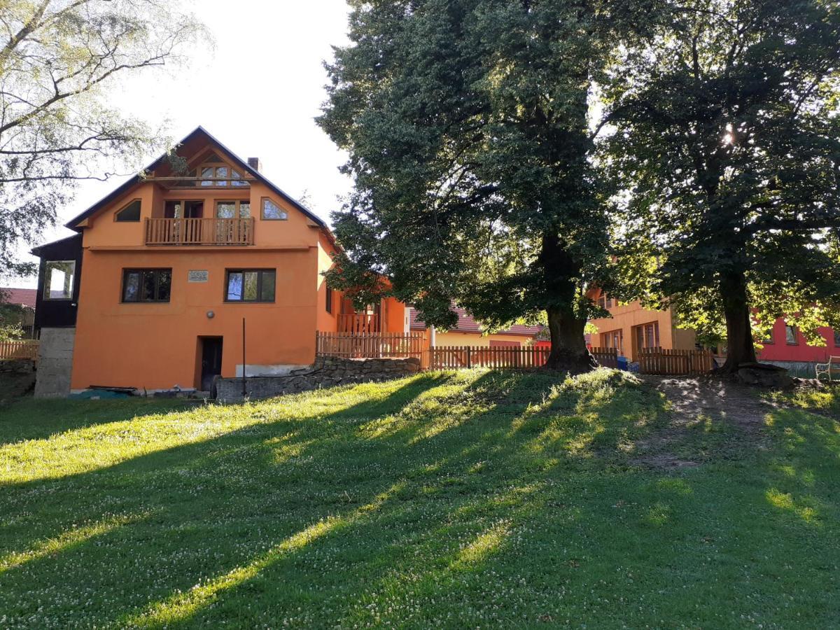 Kypruv Mlyn Knínice Exterior foto