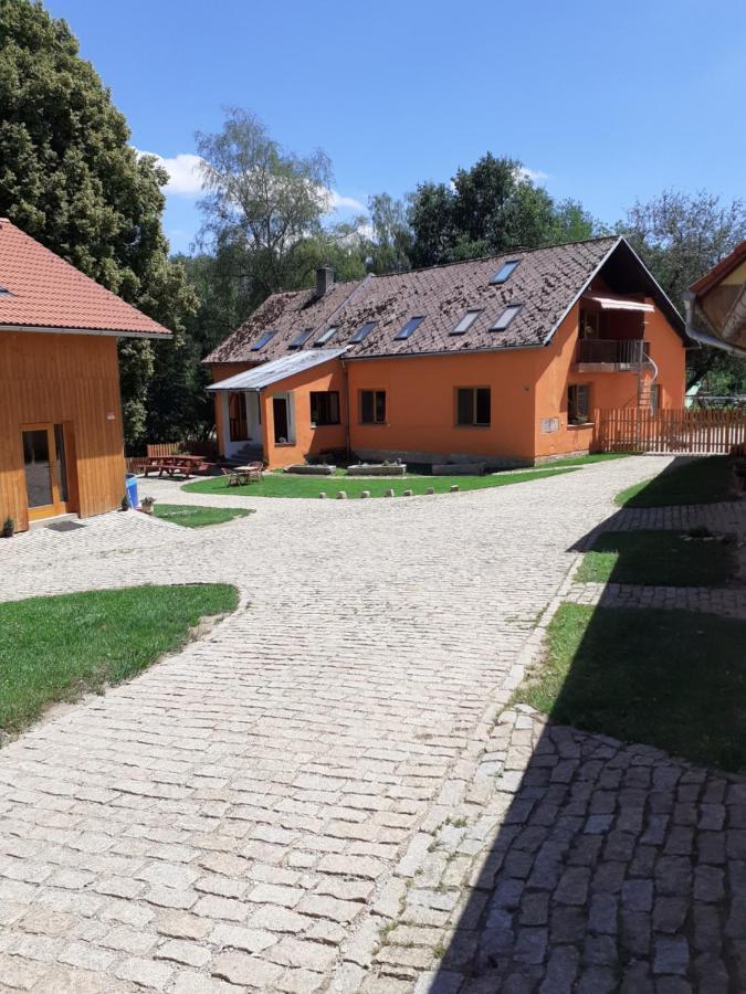 Kypruv Mlyn Knínice Exterior foto