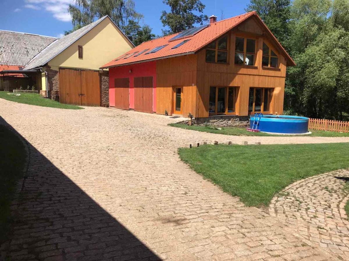 Kypruv Mlyn Knínice Exterior foto